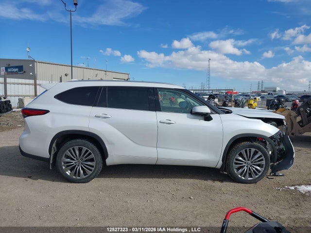 5TDFZRBH6NS161397 Toyota Highlander Platinum