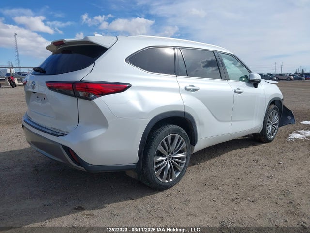 5TDFZRBH6NS161397 Toyota Highlander Platinum