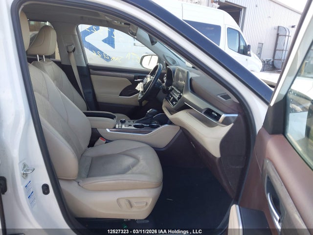 5TDFZRBH6NS161397 Toyota Highlander Platinum