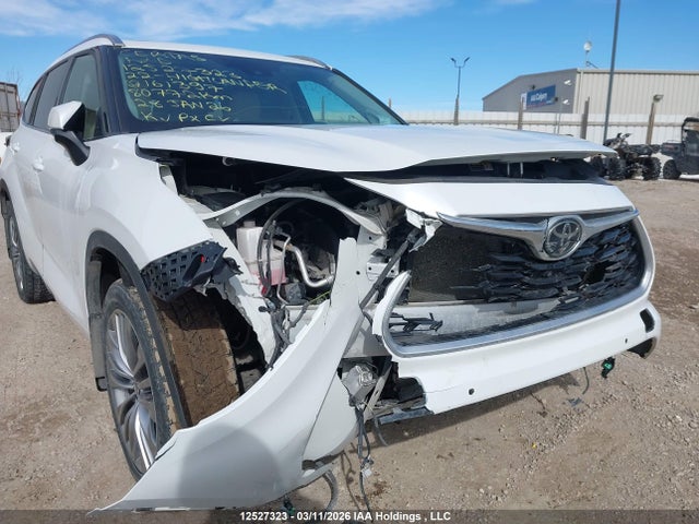 5TDFZRBH6NS161397 Toyota Highlander Platinum