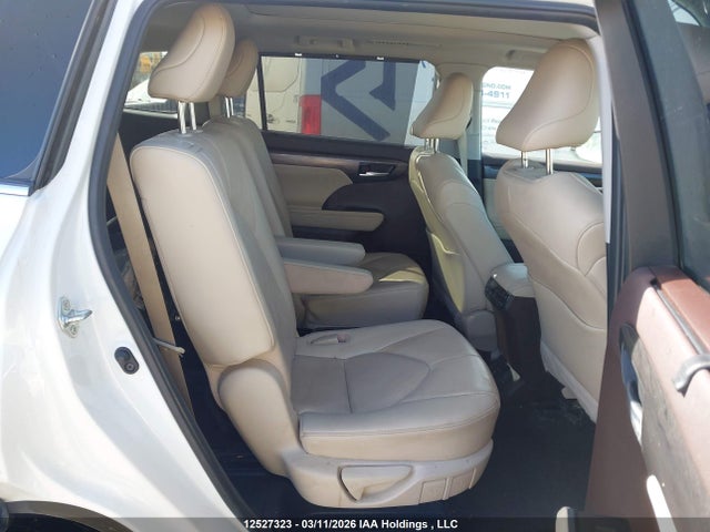 5TDFZRBH6NS161397 Toyota Highlander Platinum
