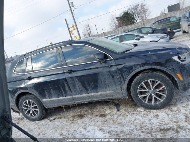 3VV2B7AX0JM127225 Volkswagen Tiguan
