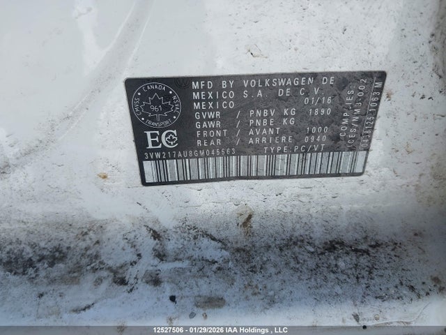 3VW217AU8GM045563 Volkswagen Golf