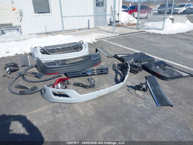 3VV2B7AX3JM067036 Volkswagen Tiguan Se/sel