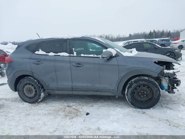 KM8J3CA40GU183560 Hyundai Tucson Premium