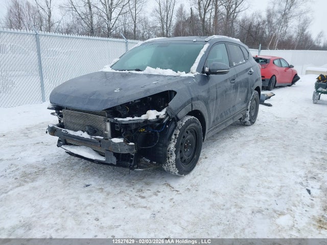 KM8J3CA40GU183560 Hyundai Tucson Premium
