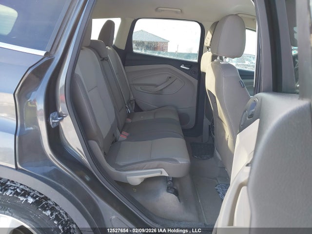 1FMCU0GX2FUA13320 Ford ESCAPE SE