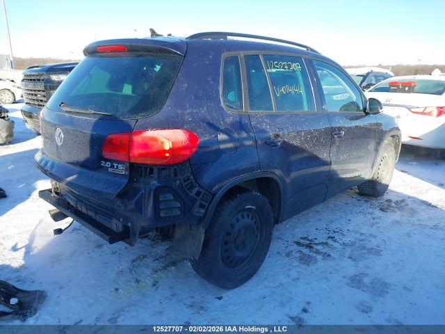 WVGNV7AX5HK014144 Volkswagen Tiguan Wolfsburg