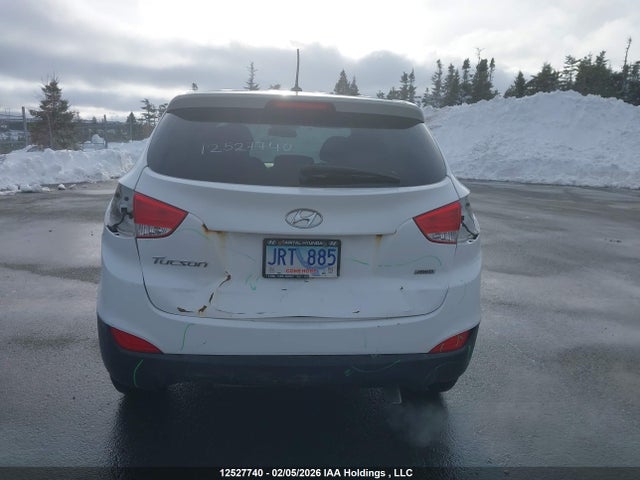 KM8JTCAF4FU067178 Hyundai Tucson Gl