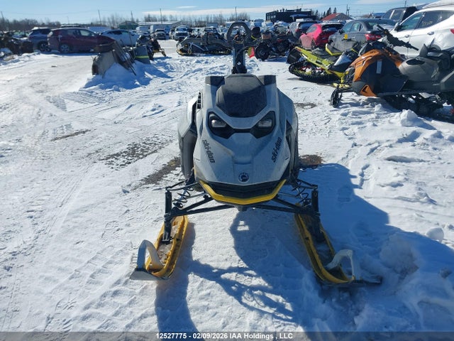 Skidoo Summit 850 2023 YH2SCGPFXPR000885 Image 13