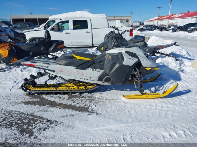 Skidoo Summit 850 2023 YH2SCGPFXPR000885 Image 14