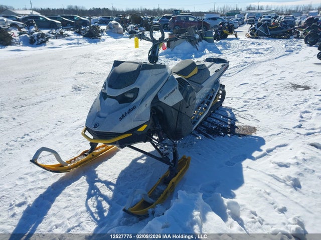 Skidoo Summit 850 2023 YH2SCGPFXPR000885 Image 2