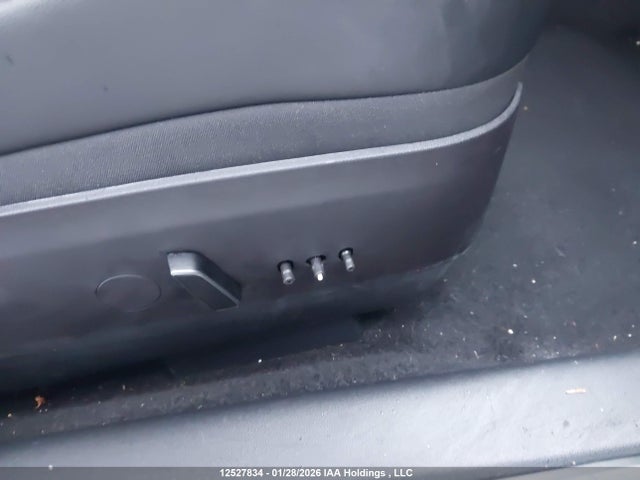 5YJ3E1EAXNF258007 Tesla MODEL 3