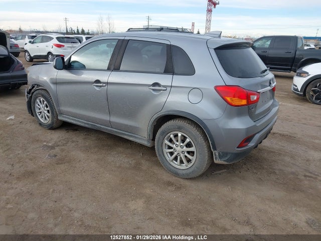 JA4AJ3AU8JZ605993 Mitsubishi RVR SE