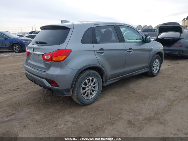 JA4AJ3AU8JZ605993 Mitsubishi RVR SE