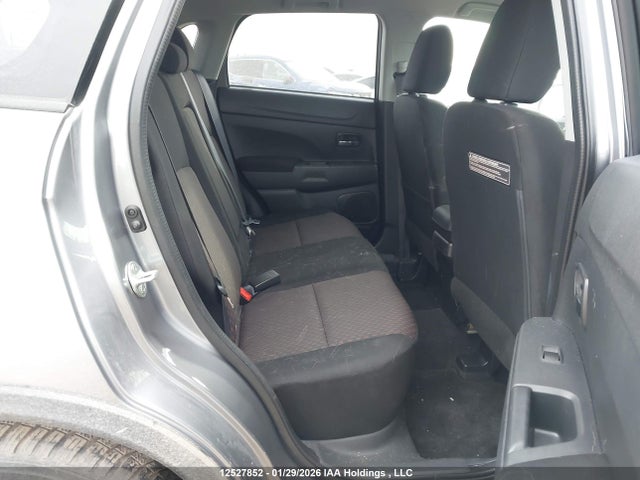 JA4AJ3AU8JZ605993 Mitsubishi RVR SE