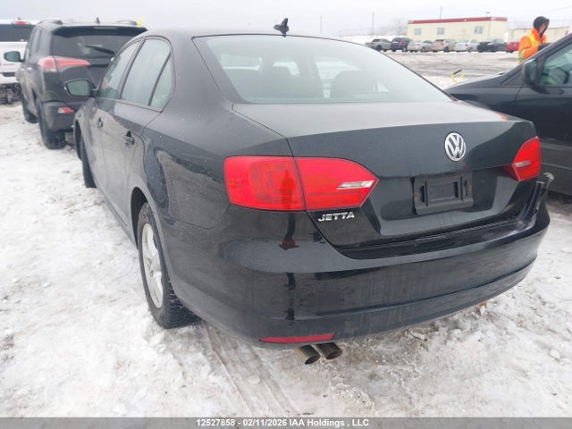 3VW2K7AJXEM332693 Volkswagen Jetta 2.0l Trendline+