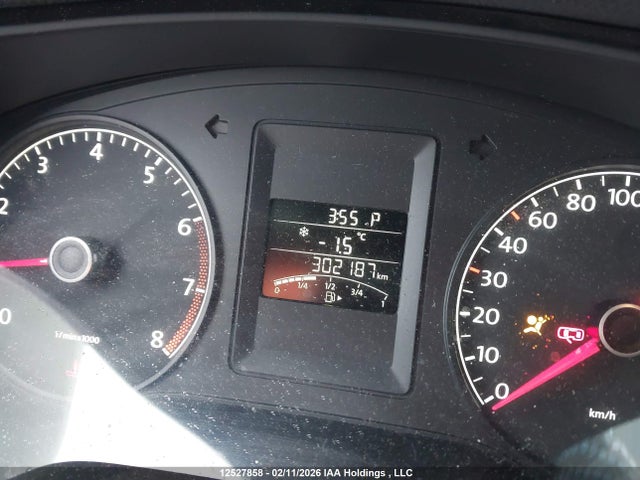3VW2K7AJXEM332693 Volkswagen Jetta 2.0l Trendline+