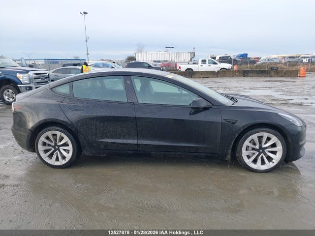 5YJ3E1EB7NF295704 Tesla MODEL 3