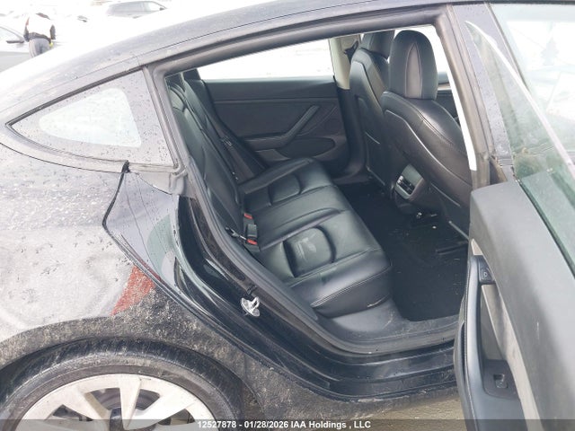 5YJ3E1EB7NF295704 Tesla MODEL 3