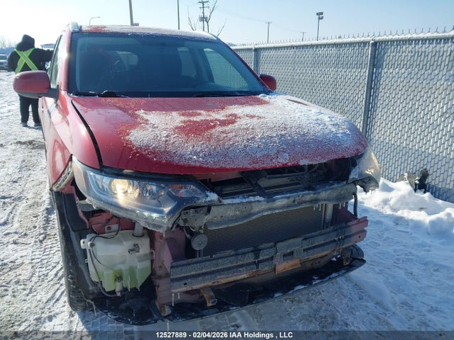 JA4AZ2A35GZ610877 Mitsubishi Outlander Es