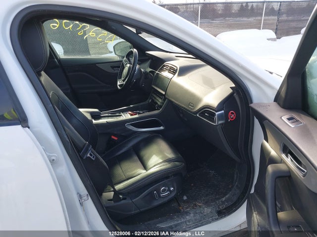 SADCM2FV7JA297090 Jaguar F-Pace