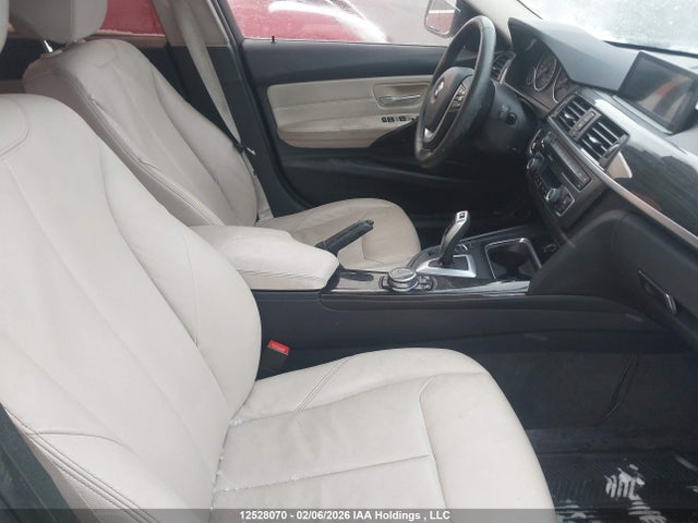 WBA3C3C54EF985532 BMW 320i Xdrive