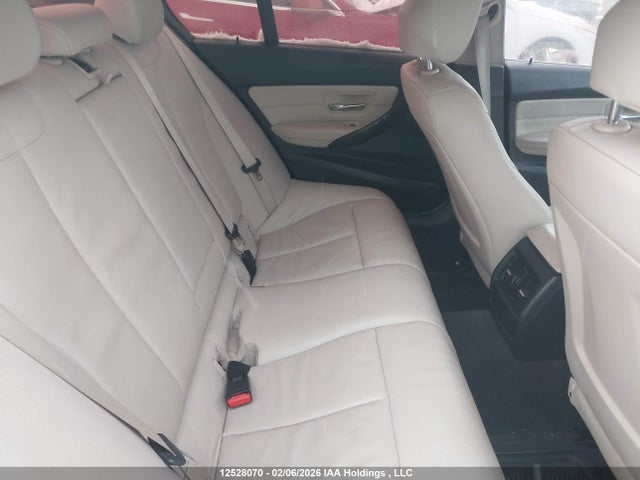 WBA3C3C54EF985532 BMW 320i Xdrive