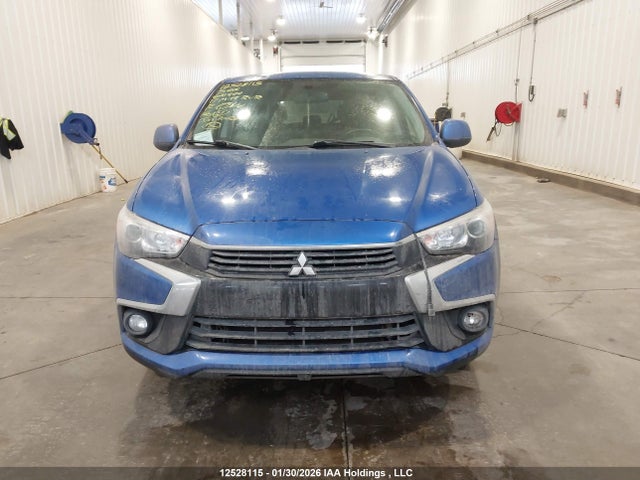 JA4AJ3AU8HZ610900 Mitsubishi RVR SE