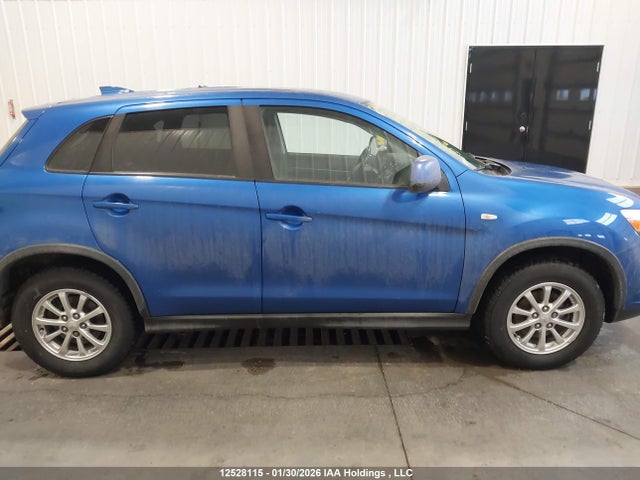 JA4AJ3AU8HZ610900 Mitsubishi RVR SE