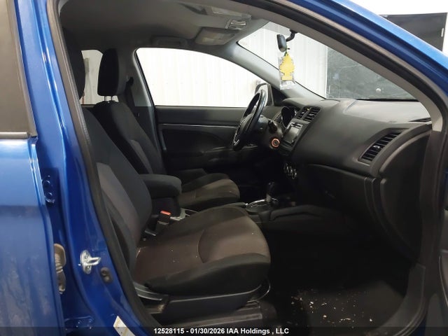 JA4AJ3AU8HZ610900 Mitsubishi RVR SE