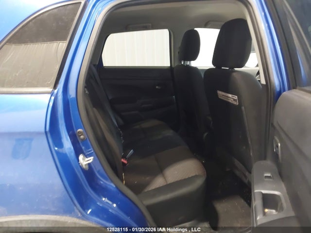 JA4AJ3AU8HZ610900 Mitsubishi RVR SE