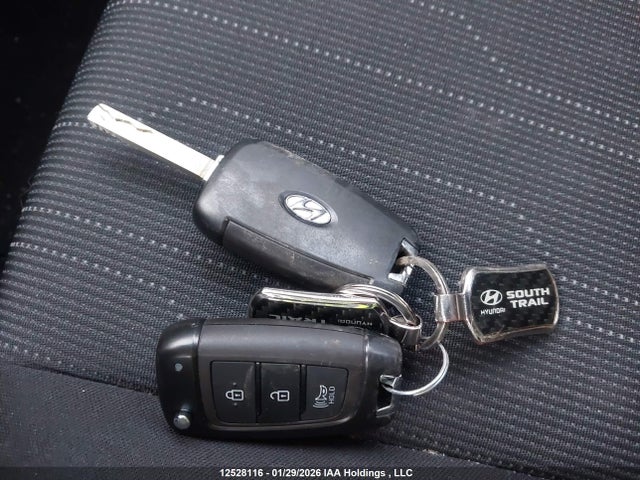 Hyundai Venue Essential 2024 KMHRB8A32RU312816 Image 11