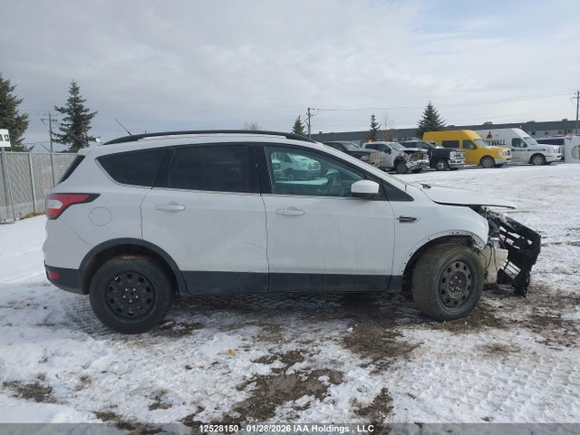 12528150 :رقم المزاد ، 1FMCU0GD3JUC80738 vin ، 2018 Ford Escape Se مزاد بيع