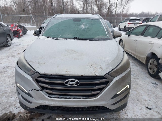 KM8J3CA40GU212605 Hyundai Tucson Premium