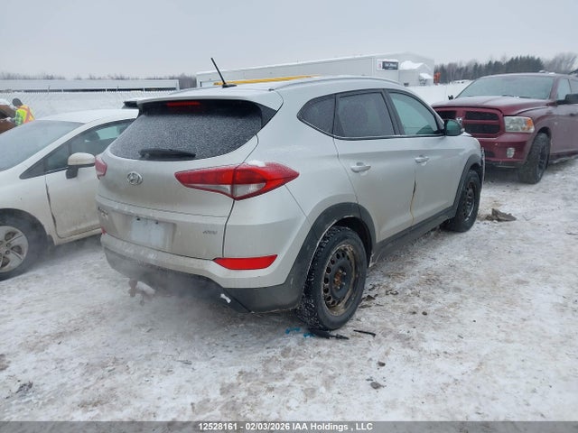 KM8J3CA40GU212605 Hyundai Tucson Premium