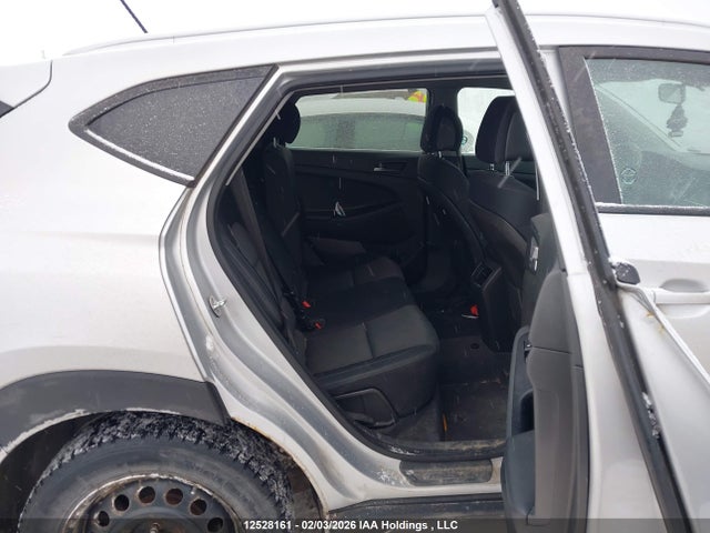 KM8J3CA40GU212605 Hyundai Tucson Premium