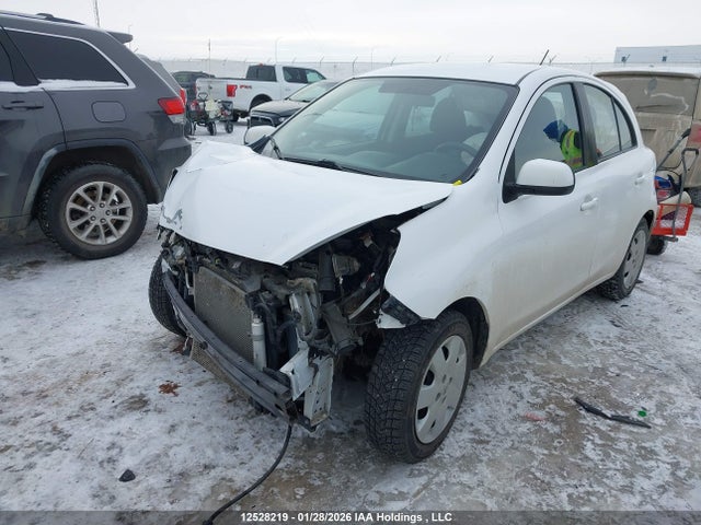 Nissan Micra 2017 3N1CK3CPXHL265219 Image 2
