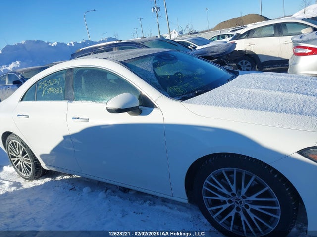 W1K5J4HBXPN396022 Mercedes-Benz CLA 250 4MATIC