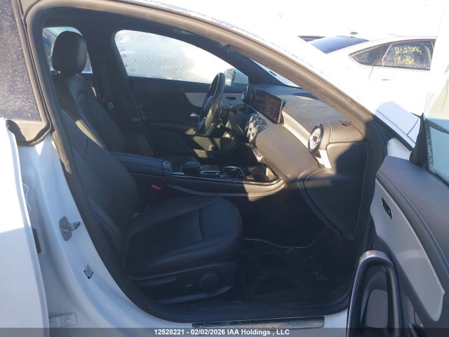 W1K5J4HBXPN396022 Mercedes-Benz CLA 250 4MATIC