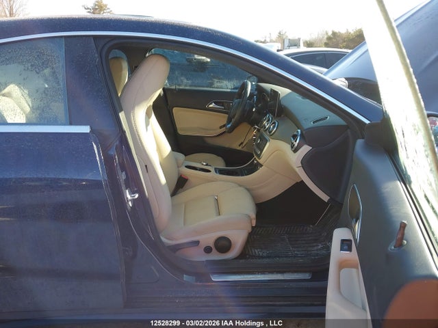 WDDSJ4GBXHN425766 Mercedes-Benz CLA 250 4MATIC