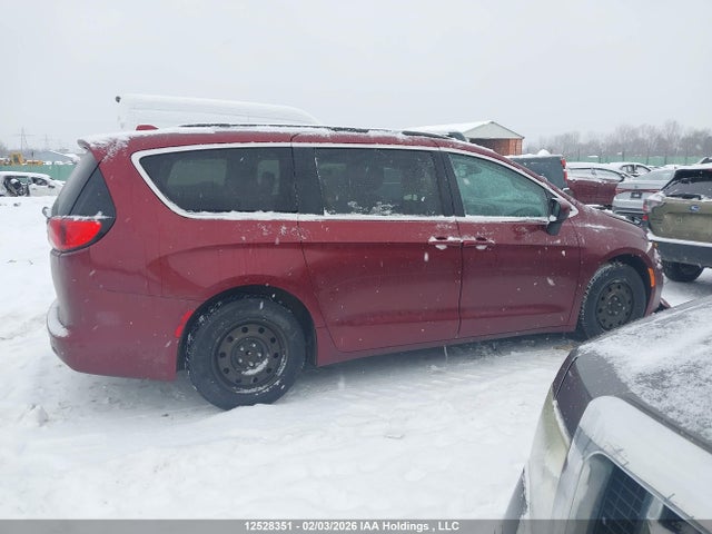 2C4RC1DG7JR355556 Chrysler Pacifica Touring