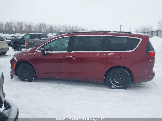 2C4RC1DG7JR355556 Chrysler Pacifica Touring