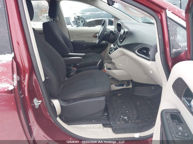 2C4RC1DG7JR355556 Chrysler Pacifica Touring