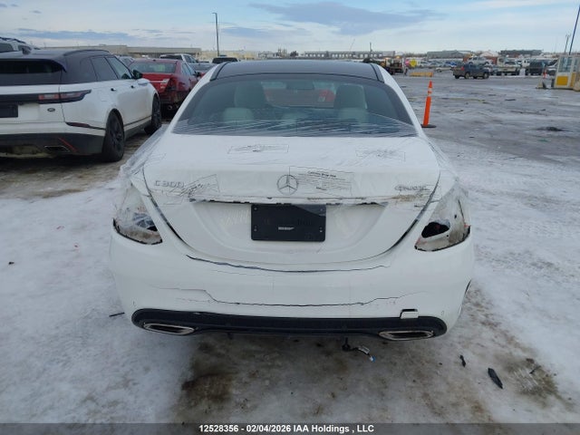 55SWF4KB6JU240251 Mercedes-Benz C 300 4matic