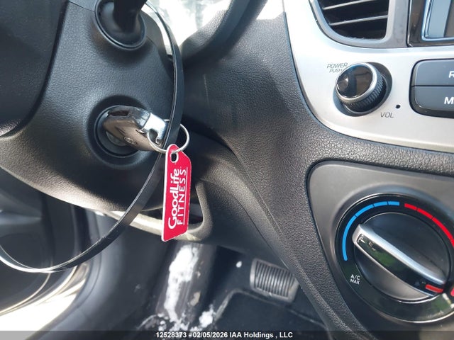 3KPC24A34KE039126 Hyundai Accent Preferred