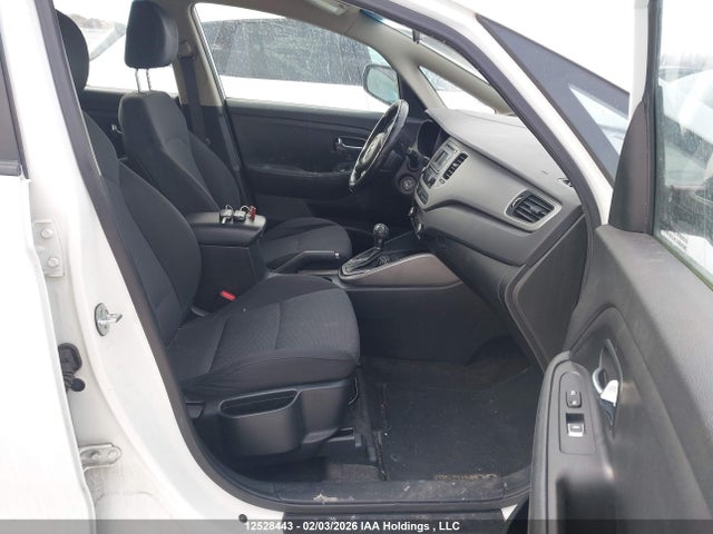 KNAHT8A3XE7053009 KIA Rondo Lx