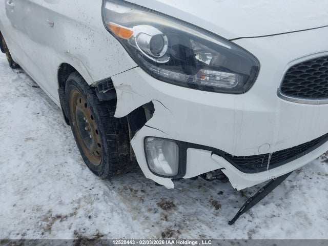 KNAHT8A3XE7053009 KIA Rondo Lx