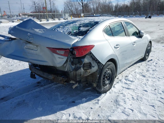 3MZBN1V78JM227437 Mazda 3 Gs