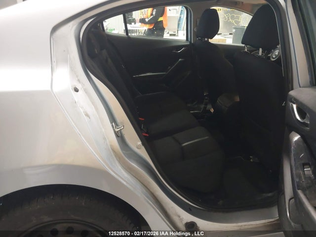 3MZBN1V78JM227437 Mazda 3 Gs